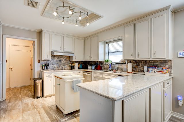 2005 Surrey Lane, Bossier City, LA 71111