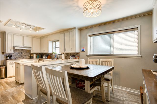 2005 Surrey Lane, Bossier City, LA 71111