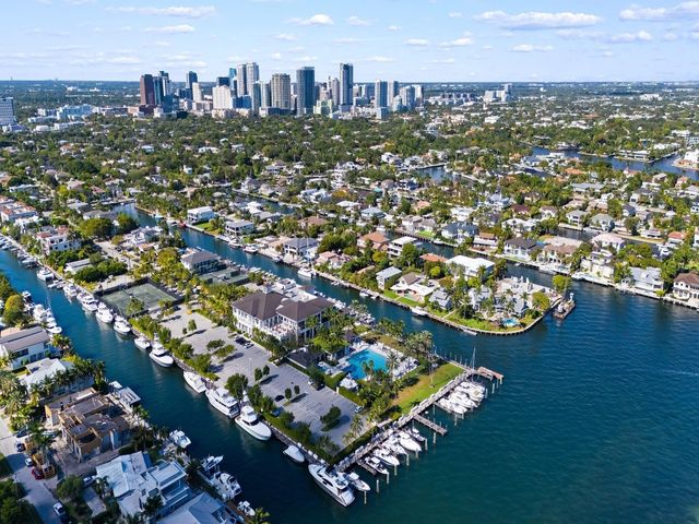 1618 SE 14th Street, Fort Lauderdale, FL 33316