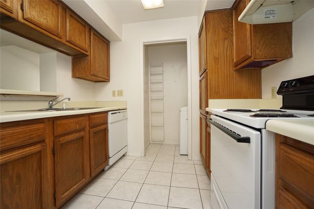 6602 Harbor Town Drive 808, Houston, TX 77036