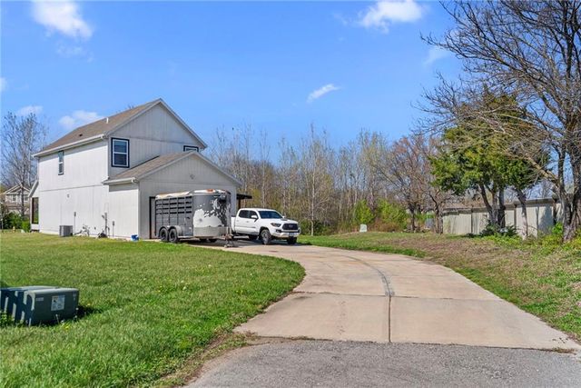 231 Jenny Lane, Raymore, MO 64083