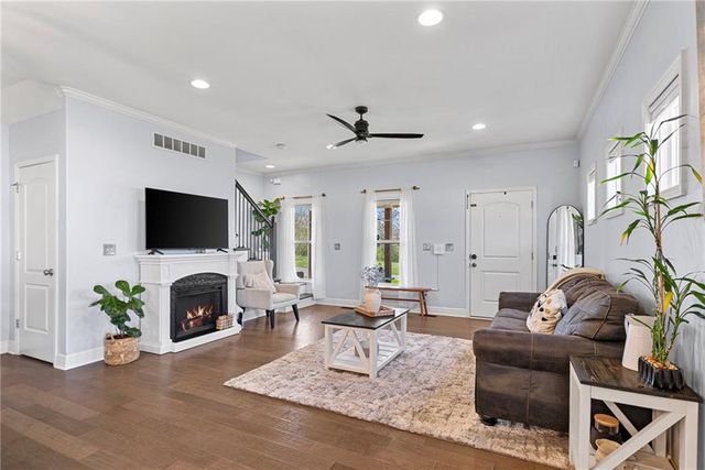 231 Jenny Lane, Raymore, MO 64083