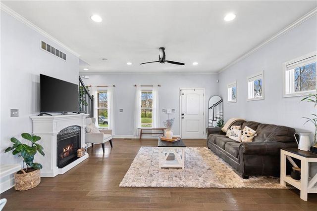 231 Jenny Lane, Raymore, MO 64083