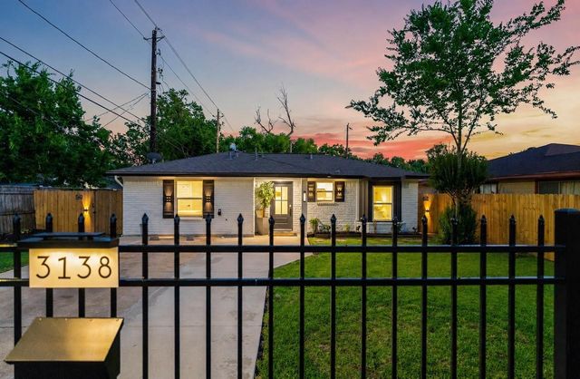 3138 Sunbeam Street, Houston, TX 77051