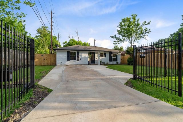 3138 Sunbeam Street, Houston, TX 77051