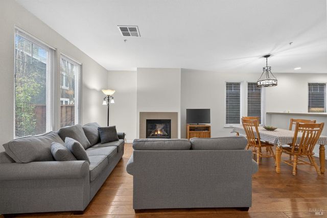 7942 Scriver Ct, Cotati, CA 94931