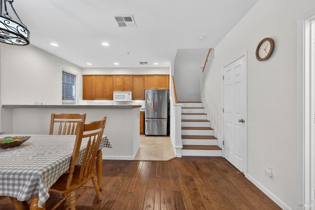 7942 Scriver Ct, Cotati, CA 94931