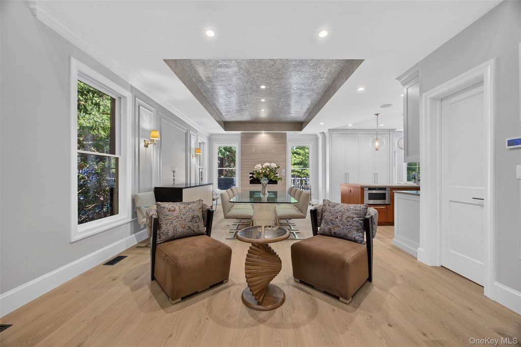 68 Kensington Circle, Manhasset, NY 11030 — photo 3