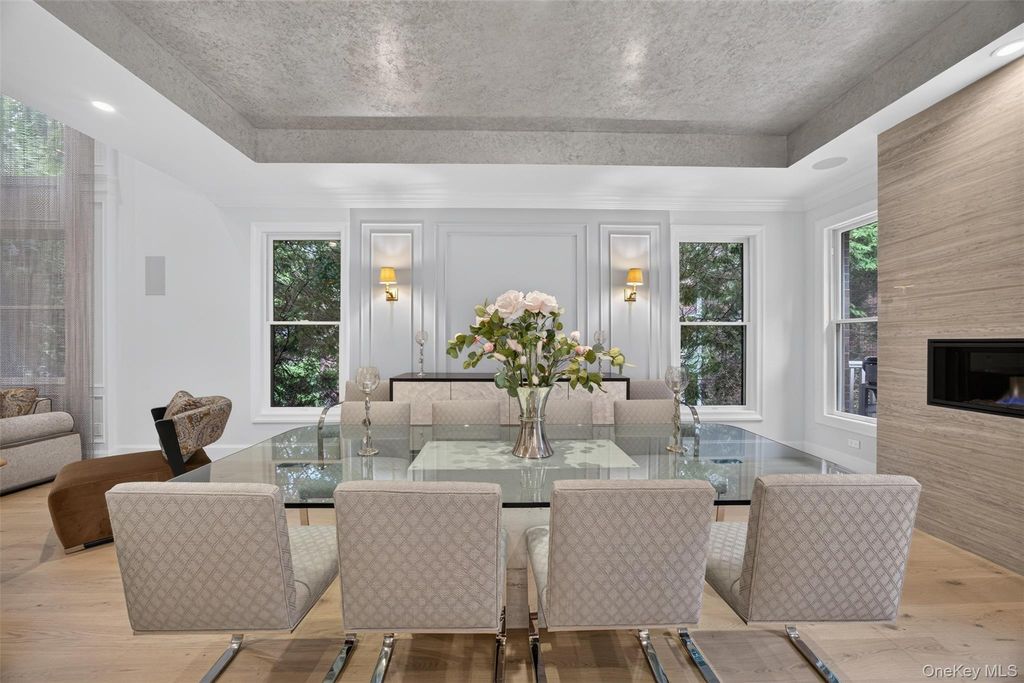 68 Kensington Circle, Manhasset, NY 11030 — photo 4