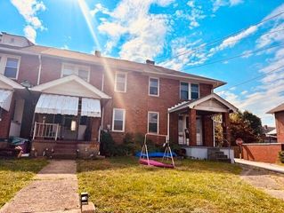 1017 Pennsylvania Ave, Clairton, PA 15025