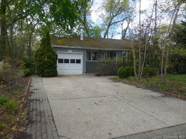 194 Phyllis Drive, Patchogue, NY 11772