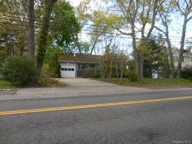 194 Phyllis Drive, Patchogue, NY 11772