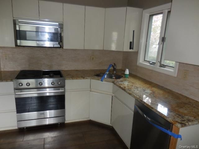 194 Phyllis Drive, Patchogue, NY 11772