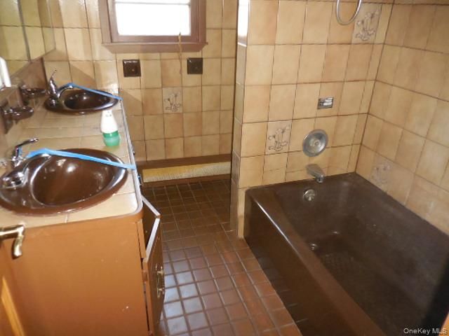 194 Phyllis Drive, Patchogue, NY 11772