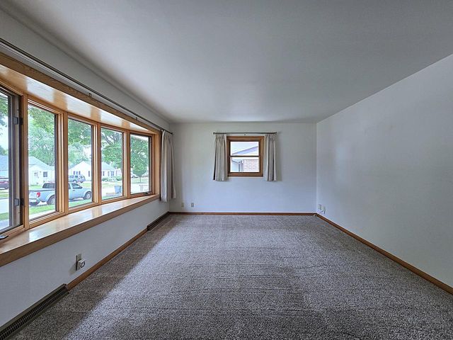 3627 S 86th STREET, Milwaukee, WI 53228