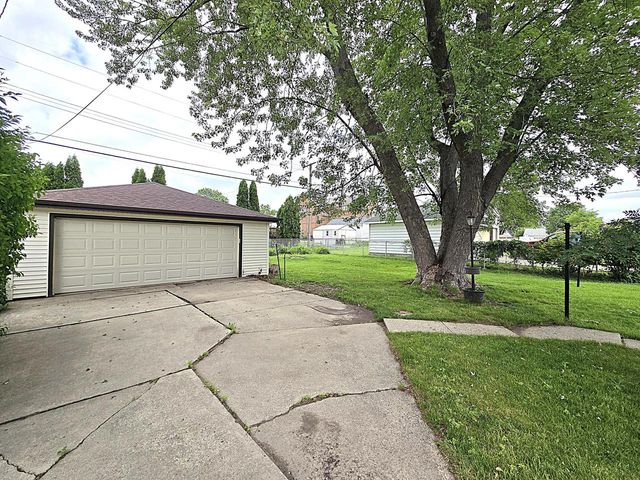 3627 S 86th STREET, Milwaukee, WI 53228