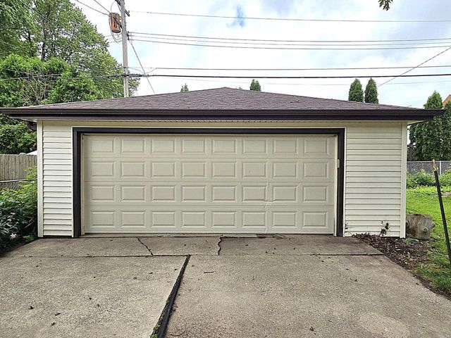 3627 S 86th STREET, Milwaukee, WI 53228