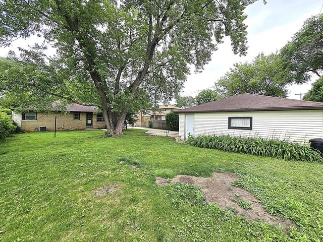 3627 S 86th STREET, Milwaukee, WI 53228