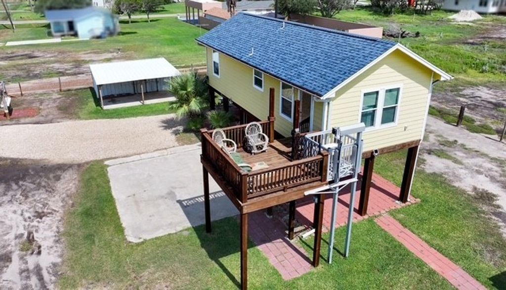 326 E Tenth St, Rockport, TX 78382 — photo 4