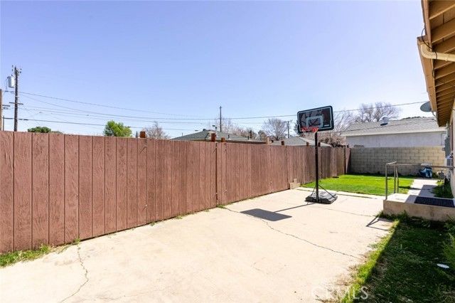 44632 Fern Avenue, Lancaster, CA 93534