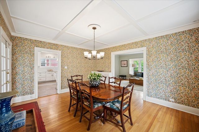 972 Elm Street, Winnetka, IL 60093