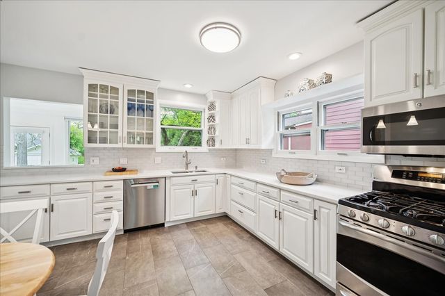 972 Elm Street, Winnetka, IL 60093