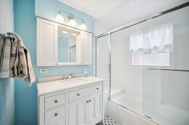 972 Elm Street, Winnetka, IL 60093