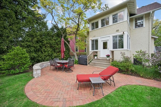 972 Elm Street, Winnetka, IL 60093