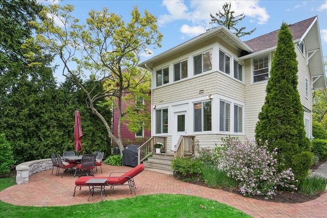 972 Elm Street, Winnetka, IL 60093