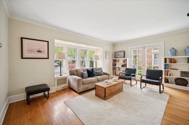 972 Elm Street, Winnetka, IL 60093