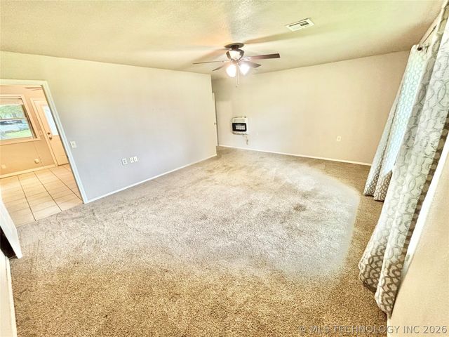 106 E Elk Road, Whitefield, OK 74472