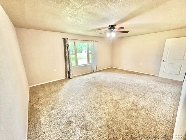 106 E Elk Road, Whitefield, OK 74472