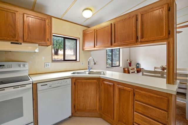 301 Robmar Lane, Grants Pass, OR 97527