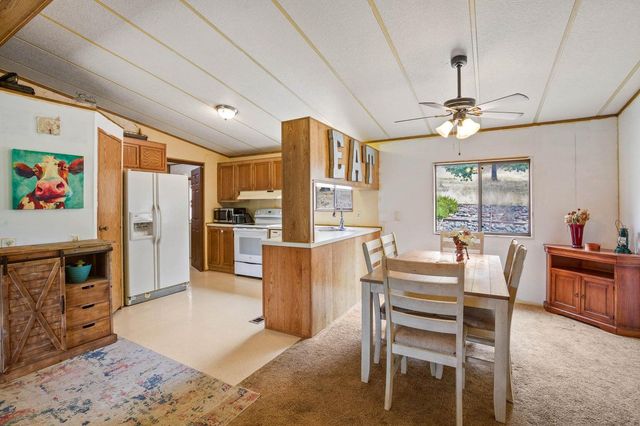 301 Robmar Lane, Grants Pass, OR 97527