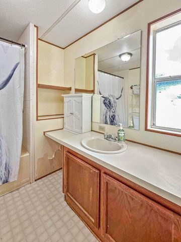 301 Robmar Lane, Grants Pass, OR 97527