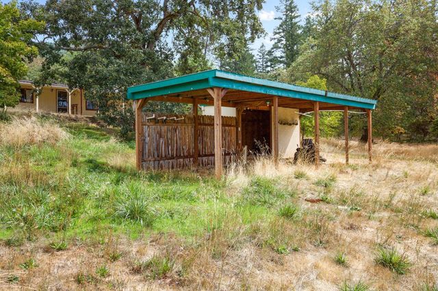 301 Robmar Lane, Grants Pass, OR 97527