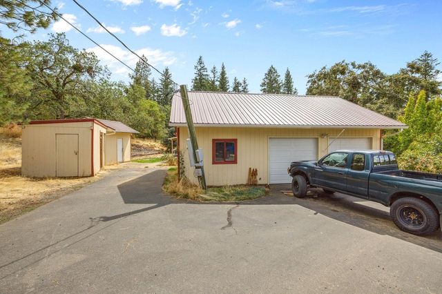 301 Robmar Lane, Grants Pass, OR 97527