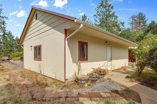 301 Robmar Lane, Grants Pass, OR 97527