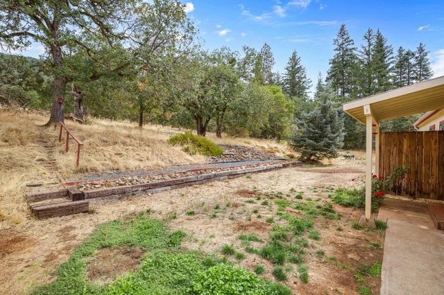 301 Robmar Lane, Grants Pass, OR 97527