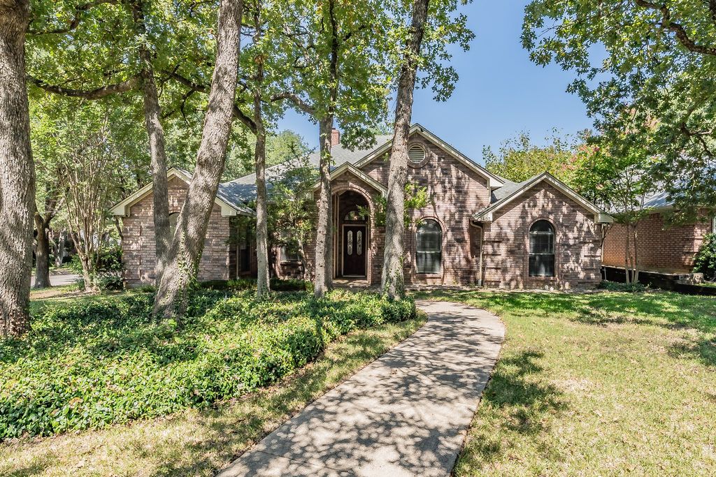 3407 Forestshire Court, Arlington, TX 76001