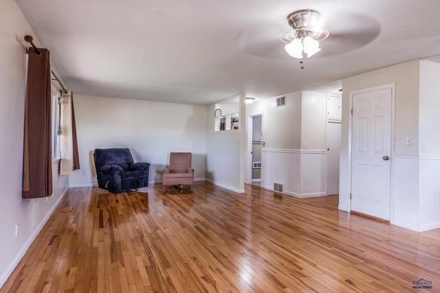 160 FAIRGROUNDS PL, Hermosa, SD 57744