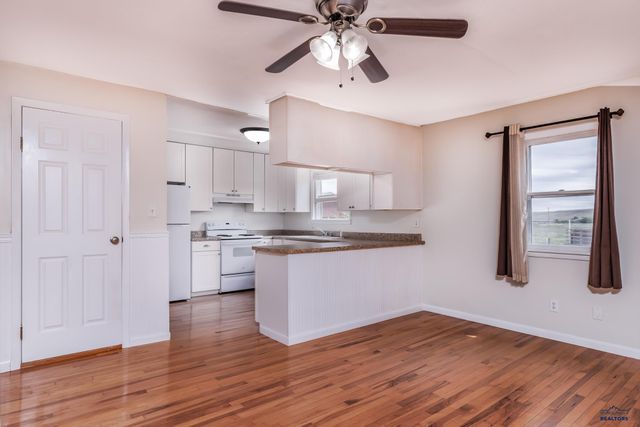 160 FAIRGROUNDS PL, Hermosa, SD 57744