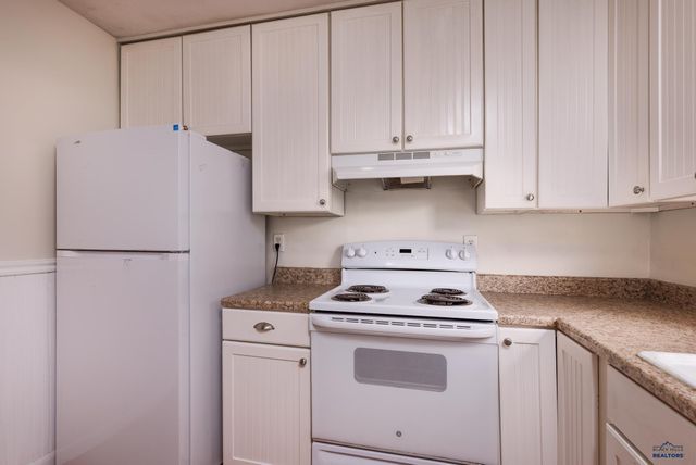 160 FAIRGROUNDS PL, Hermosa, SD 57744