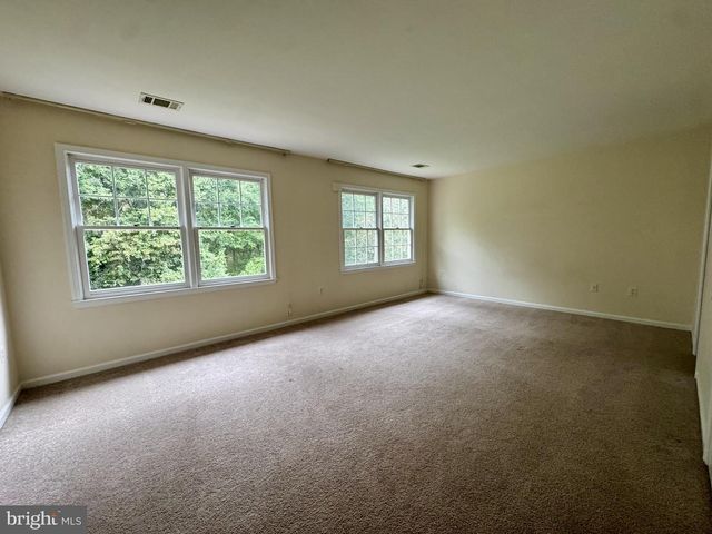 8470 CLOVER LEAF DR, Mclean, VA 22102