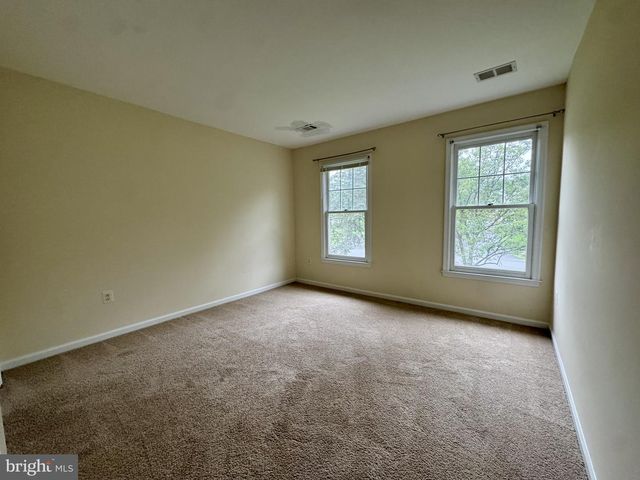 8470 CLOVER LEAF DR, Mclean, VA 22102