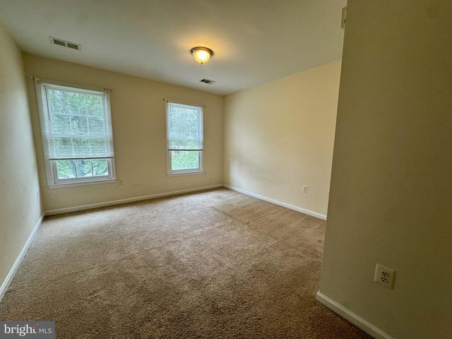8470 CLOVER LEAF DR, Mclean, VA 22102