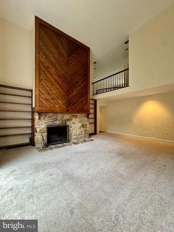 8470 CLOVER LEAF DR, Mclean, VA 22102