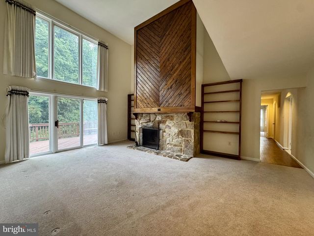 8470 CLOVER LEAF DR, Mclean, VA 22102