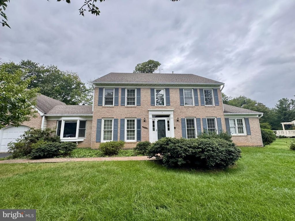 8470 CLOVER LEAF DR, Mclean, VA 22102