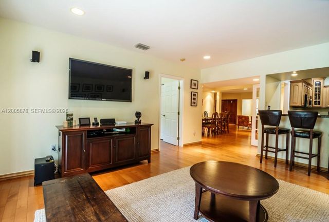 1237 Aduana Ave, Coral Gables, FL 33146